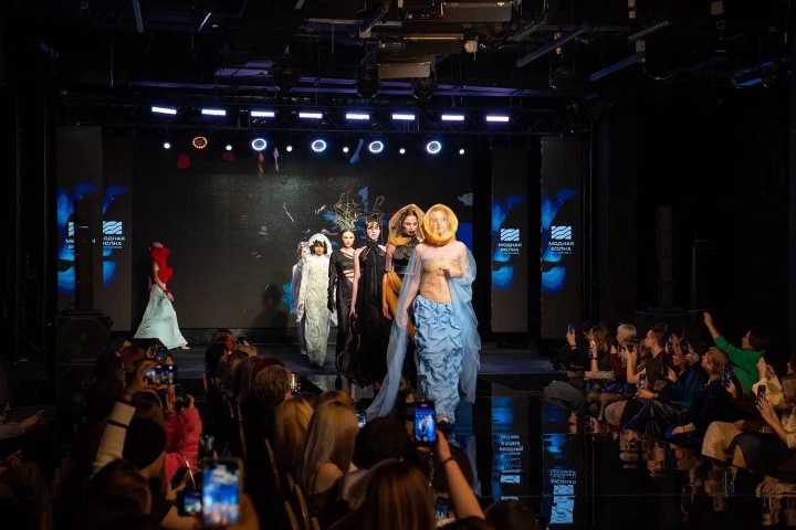 Обложка новости IX fashion фестиваль Модная Волна 2025